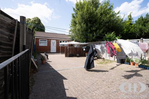 1 bedroom property to rent, Berkeley Avenue, Hounslow