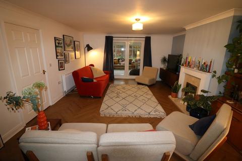 4 bedroom detached house to rent, Appleton Court, North Cave, Brough