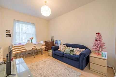 1 bedroom flat to rent, Pembridge Gardens, London W2