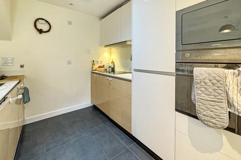 4 bedroom terraced house to rent, Harvest Road, Cambridge CB2