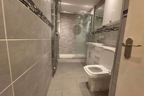 1 bedroom apartment to rent, Berkeley Court, Weybridge