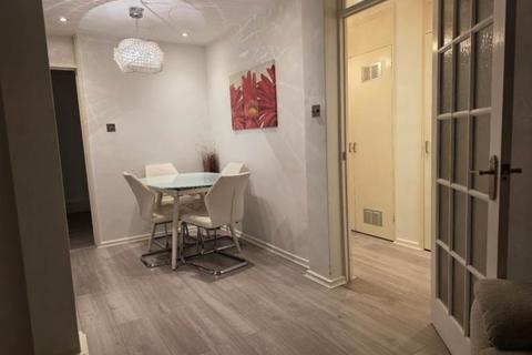 1 bedroom apartment to rent, Berkeley Court, Weybridge