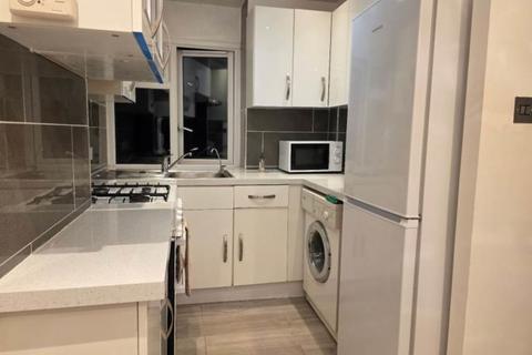 1 bedroom apartment to rent, Berkeley Court, Weybridge