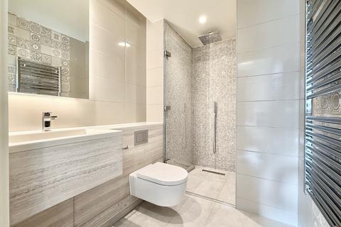 2 bedroom flat to rent, Bondway, London SW8