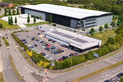 Warehouse to rent, 100 Latham Rd Swindon SN25 4DL