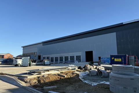 Warehouse to rent, 100 Latham Rd Swindon SN25 4DL