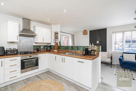 undefined, Bluegown Avenue, Leybourne, ME19