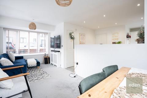 undefined, Bluegown Avenue, Leybourne, ME19