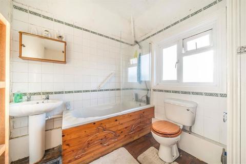 undefined, Kingsholm Gardens, London SE9