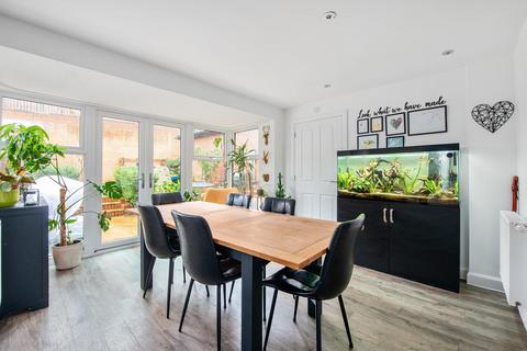 4 bedroom detached house for sale, Mulligan Way, Basingstoke RG24