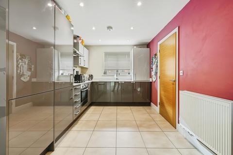 3 bedroom semi-detached house to rent, Lankester Close, Bishop's Stortford CM22