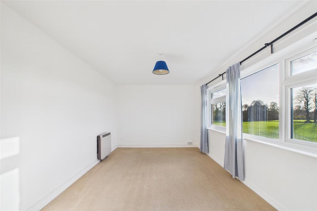 CAM01894 G0-PR0250-STILL031.jpg