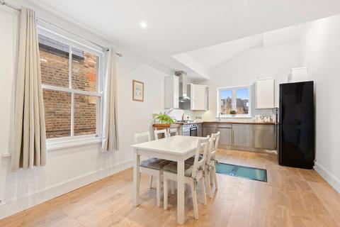 2 bedroom flat to rent, Queensmill Road, London