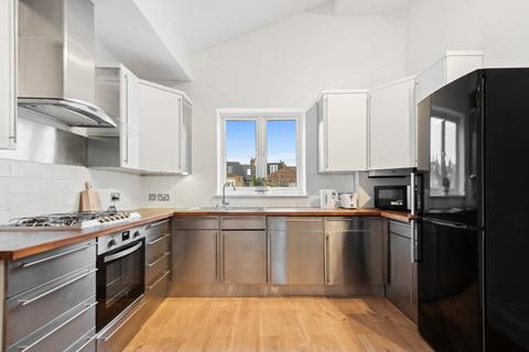 2 bedroom flat to rent, Queensmill Road, London