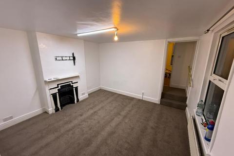 2 bedroom flat to rent, Barley Lane,  Ilford, IG3