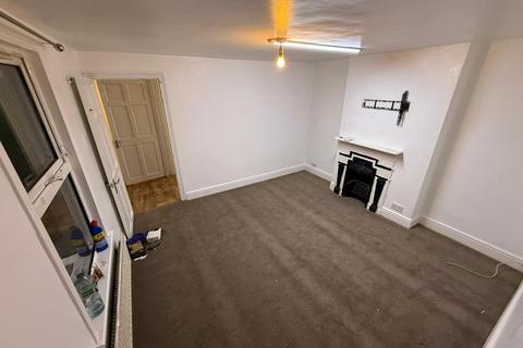 2 bedroom flat to rent, Barley Lane,  Ilford, IG3