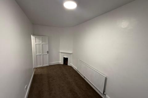 2 bedroom flat to rent, Barley Lane,  Ilford, IG3