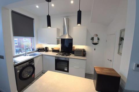 2 bedroom terraced house for sale, Woodside Avenue, Leeds