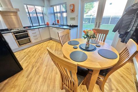 undefined, Lambourne Close, Great Sutton