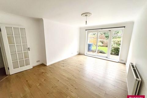 2 bedroom apartment to rent, Vernon Crescent, Barnet