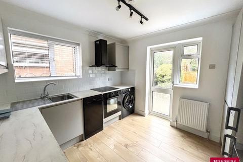 2 bedroom apartment to rent, Vernon Crescent, Barnet