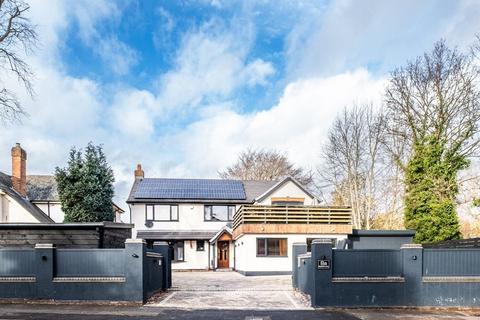 Belwell Lane, Four Oaks, Sutton Coldfield, B74 4AB