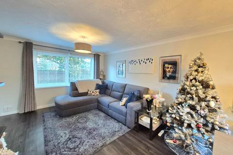 3 bedroom semi-detached house for sale, Oakway, Wellingborough, Northamptonshire NN8