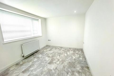 2 bedroom flat to rent, Laurel Court, Fairwater,