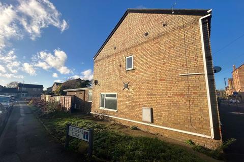 2 bedroom end of terrace house to rent, Great Whyte, Ramsey