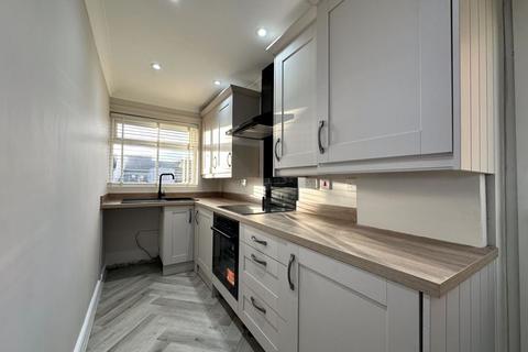 2 bedroom semi-detached bungalow to rent, Northam Close, Southport PR9