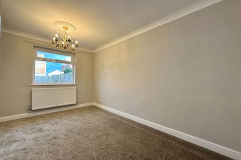 2 bedroom semi-detached bungalow to rent, Northam Close, Southport PR9