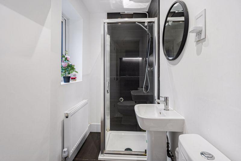 En-Suite 6