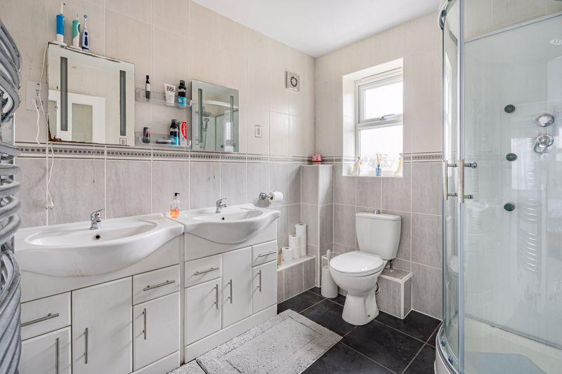 En-Suite 1