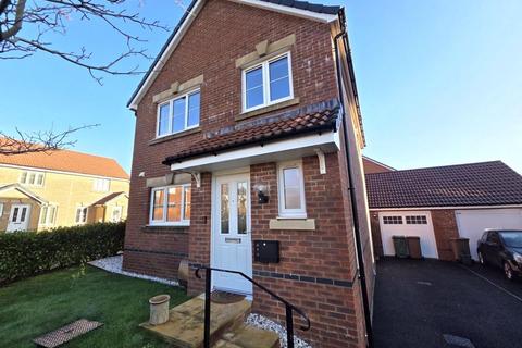 3 bedroom detached house to rent, Hedge Field Way, Caerphilly CF83