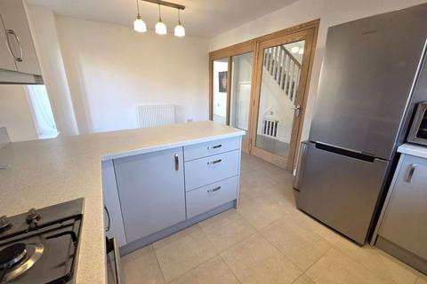 3 bedroom detached house to rent, Hedge Field Way, Caerphilly CF83