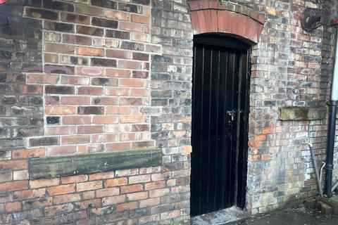 Garage to rent - 38 Bridgeman Terrace, Wigan WN1