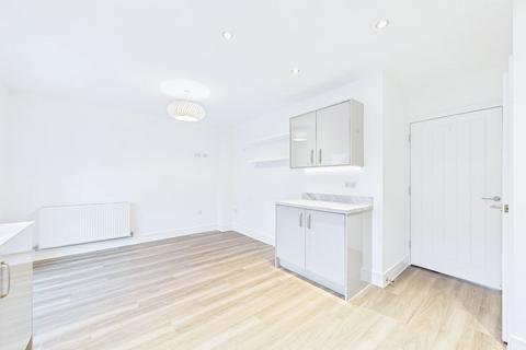 3 bedroom detached house to rent, Mayors Road, Claverham
