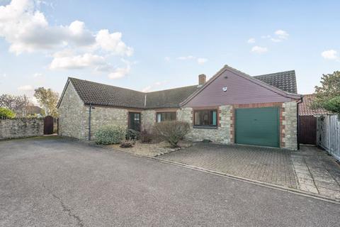2 bedroom detached bungalow for sale, Regents Mews, Bedford MK40