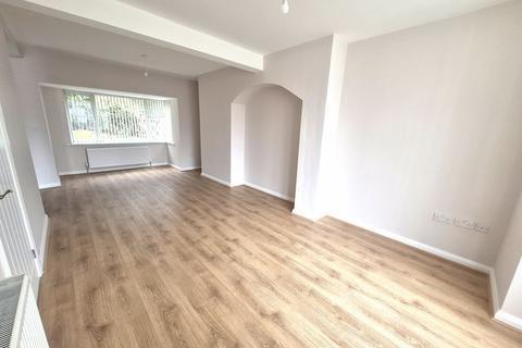 3 bedroom semi-detached house to rent, Fairford Road, Birmingham B44