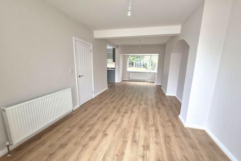 3 bedroom semi-detached house to rent, Fairford Road, Birmingham B44