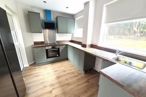 3 bedroom semi-detached house to rent, Fairford Road, Birmingham B44