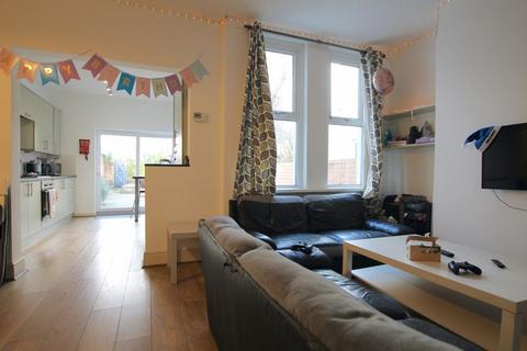 5 bedroom terraced house to rent, Newfoundland Road, Cardiff CF14