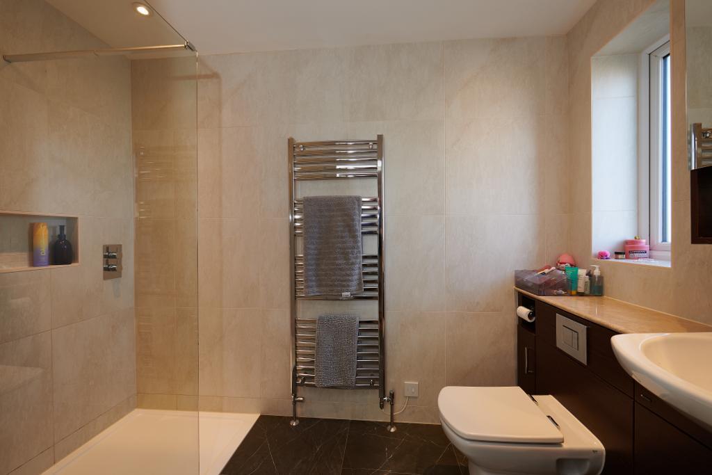 Bedroom 2 Ensuite