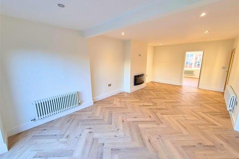 2 bedroom semi-detached bungalow for sale, Caradoc Drive, Leominster, Herefordshire, HR6 8BH