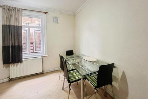 2 bedroom flat to rent, Heaton Road, Mitcham, London, CR4 2BU
