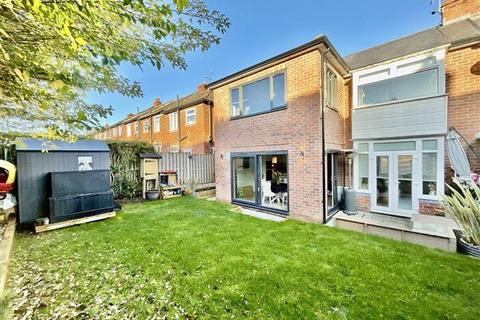 3 bedroom end of terrace house for sale, Chestnut Avenue, Sheffield, S9 4AP