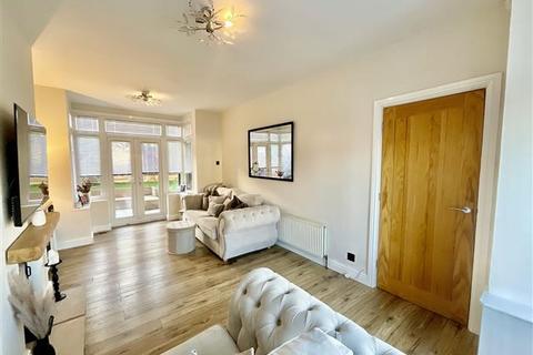 3 bedroom end of terrace house for sale, Chestnut Avenue, Sheffield, S9 4AP