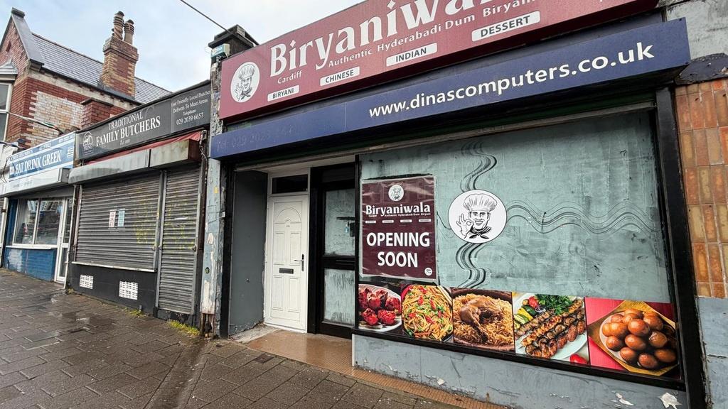 Street-facing commercial unit with a prominent ...