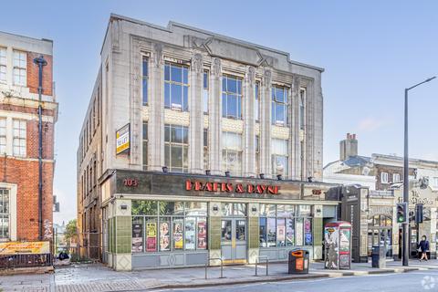Pub to rent, 103-105 Streatham High Rd London SW16 1HJ