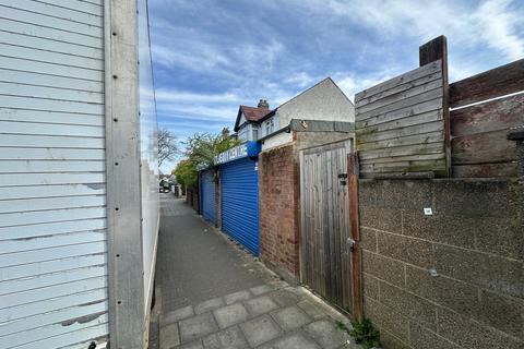 Retail property (high street) to rent, 192 Streatham Vale London SW16 5TB